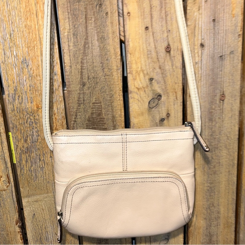 Tignanello Cream Leather Shoulder Bag - Picture 6 of 8